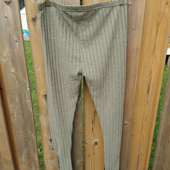 BEARPAW SAGE GREEN Leggings/Base Layer Women's Size Large Ankle Detail - Picture 4 of 5